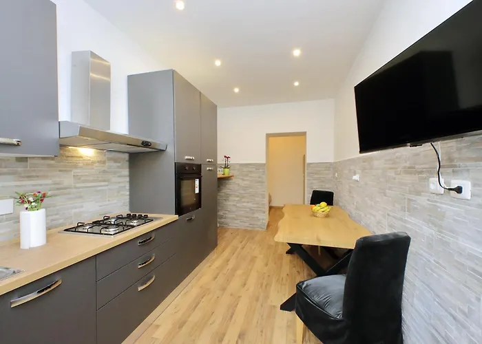 I Pini Di - & Alojamento de Acomodação e Pequeno-almoço 2*