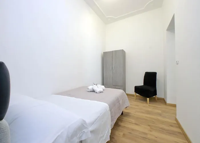 I Pini Di - & 2* Roma