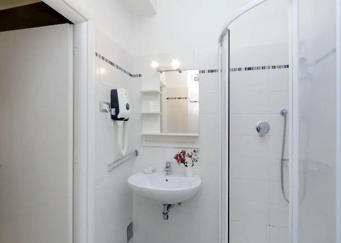 I Pini Di - & 2* Roma