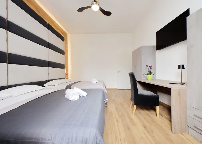 I Pini Di - & Alojamento de Acomodação e Pequeno-almoço 2*